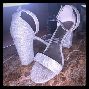 Sparkly heels ✨